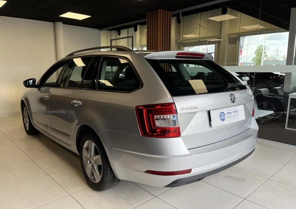 Skoda Octavia cena 54900 przebieg: 134873, rok produkcji 2019 z Limanowa małe 121